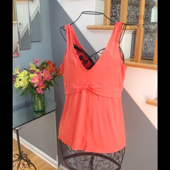 Banana Republic Coral Top - Picture 2 of 2